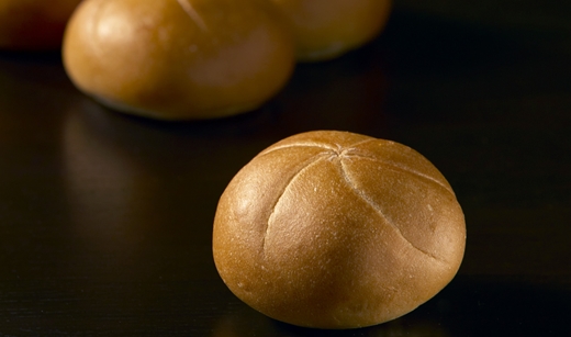 18709_Petite_Kaiser_Roll